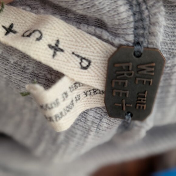 Free People We the Free Long Sleeve Turtleneck Top Split Back Gray Small /Med - Picture 9 of 9